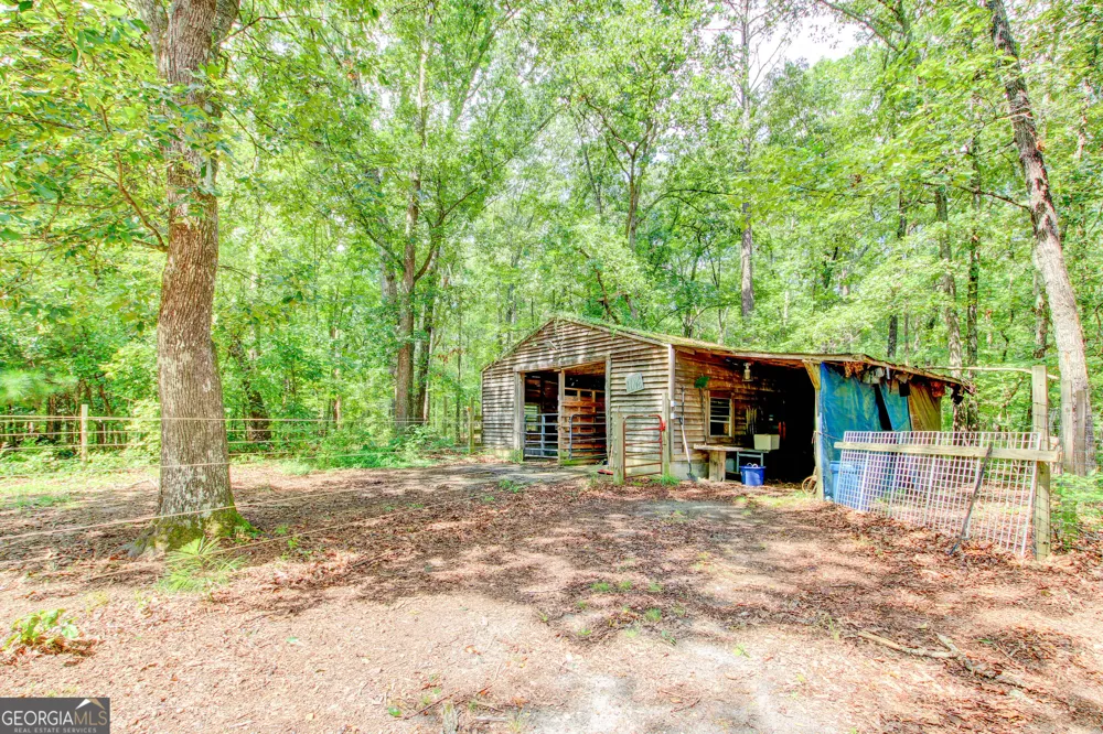 3861 Post RD Winston, GA 30187