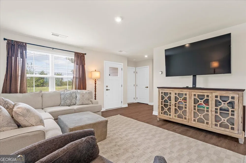 358 Oakleigh DR Calhoun, GA 30701