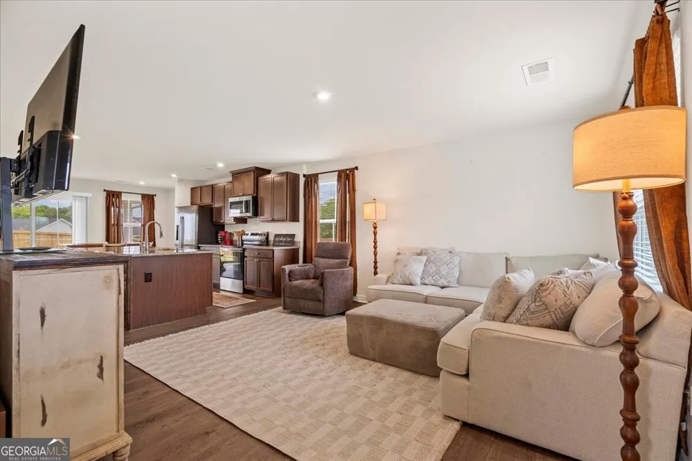 358 Oakleigh DR Calhoun, GA 30701