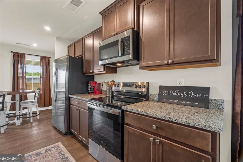 358 Oakleigh DR Calhoun, GA 30701