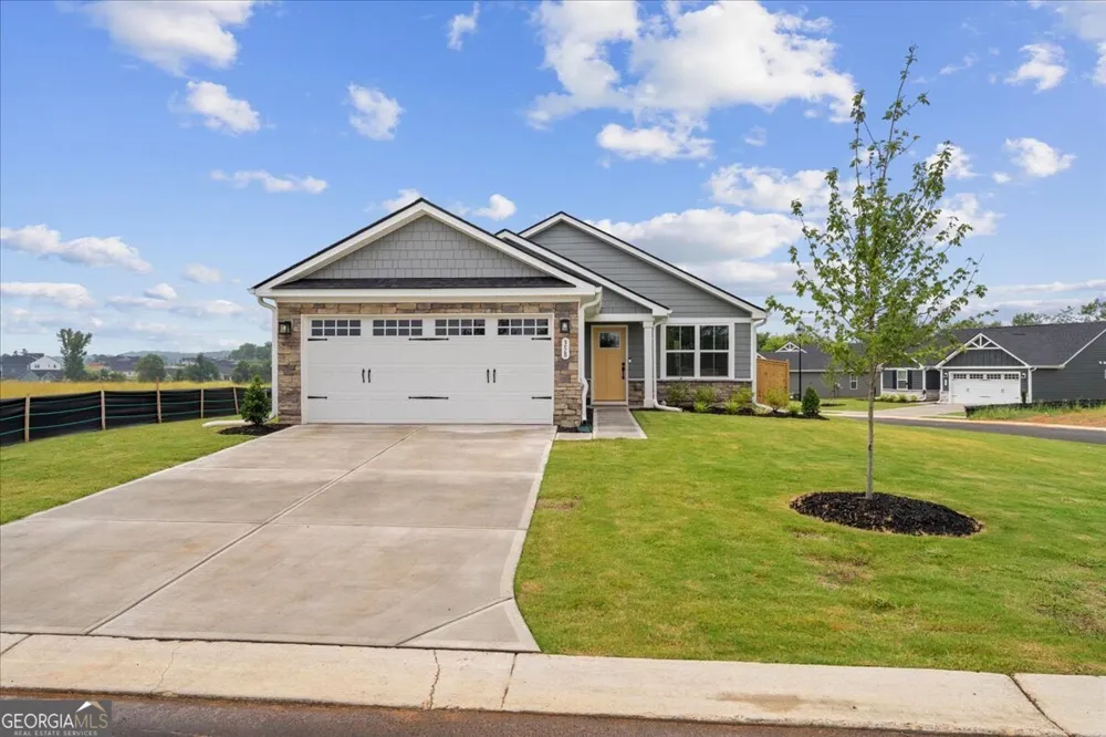 358 Oakleigh DR Calhoun, GA 30701