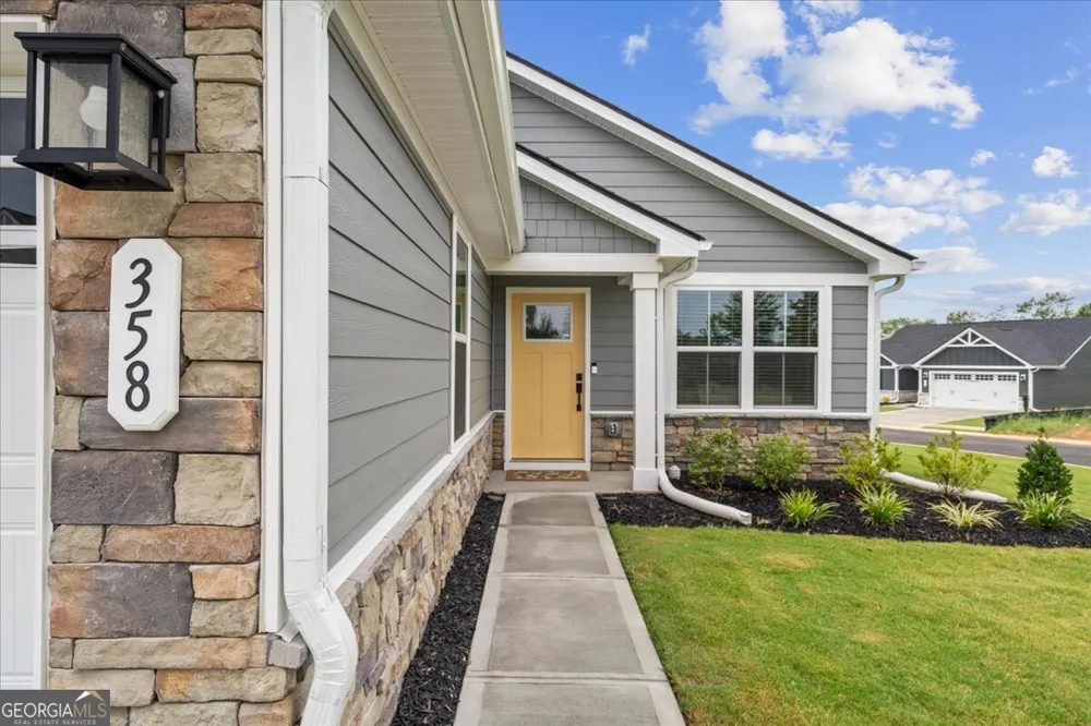 358 Oakleigh DR Calhoun, GA 30701