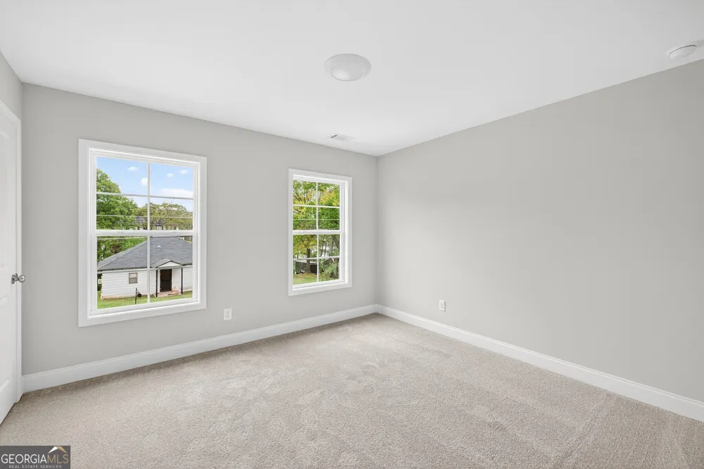4862 White ST Sugar Hill, GA 30518