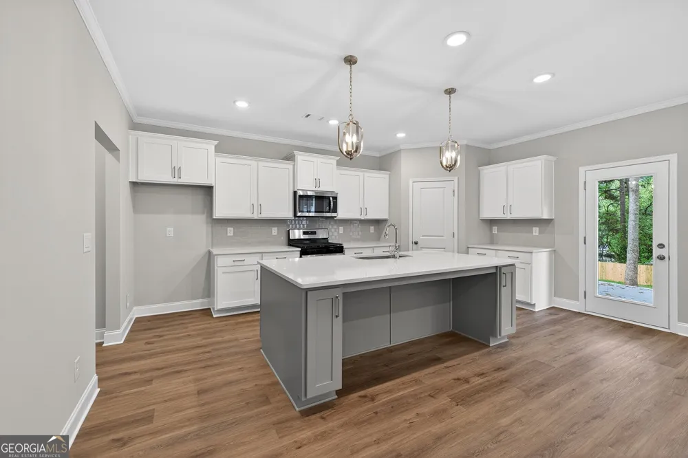4862 White ST Sugar Hill, GA 30518