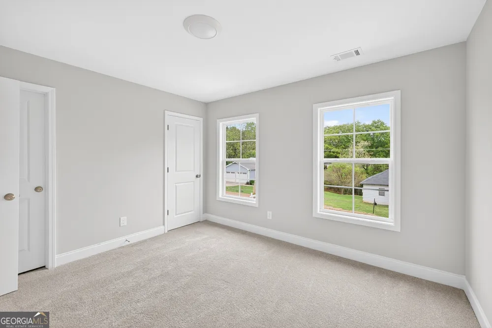 4862 White ST Sugar Hill, GA 30518