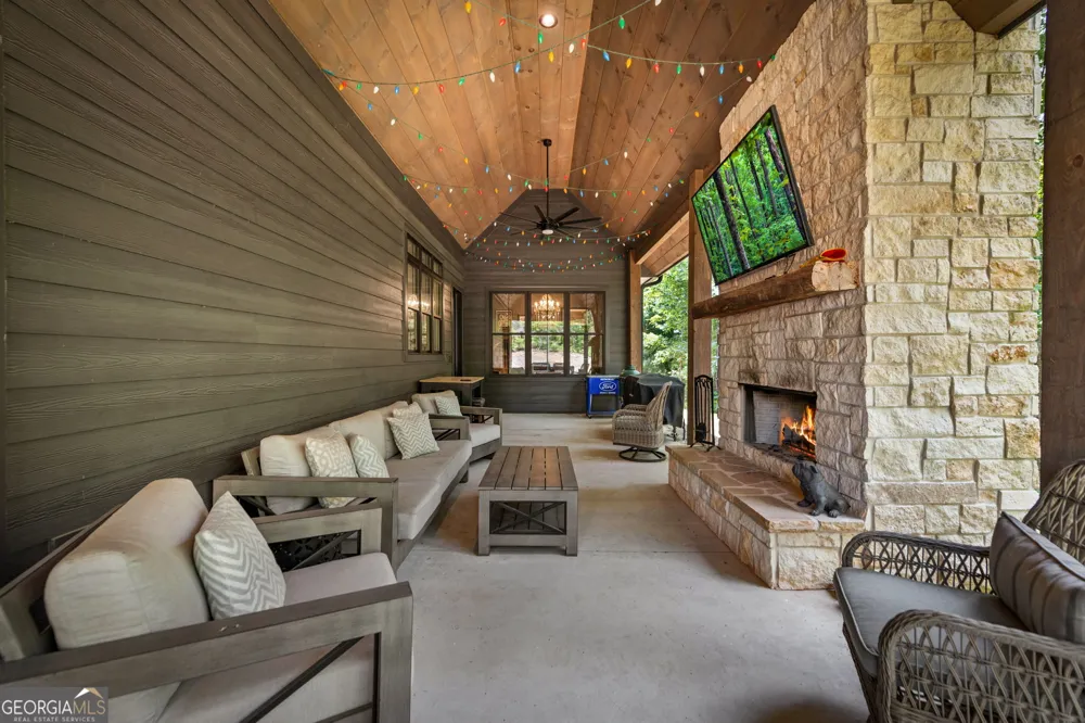 470 Old Orchard RD Ellijay, GA 30536