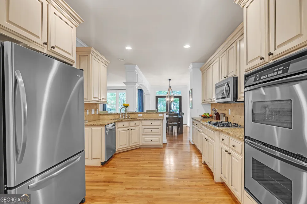 2614 Long Pointe Roswell, GA 30076