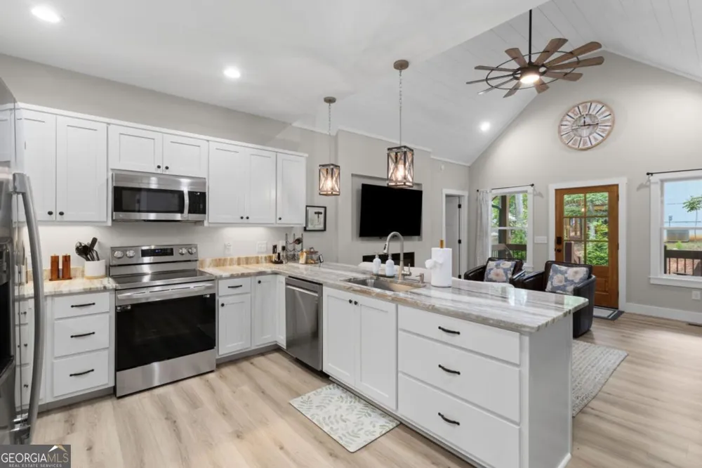 1100 Zenith TRL Ellijay, GA 30540