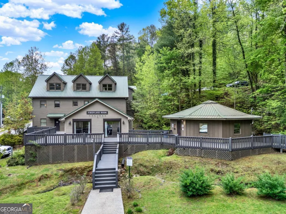 1100 Zenith TRL Ellijay, GA 30540