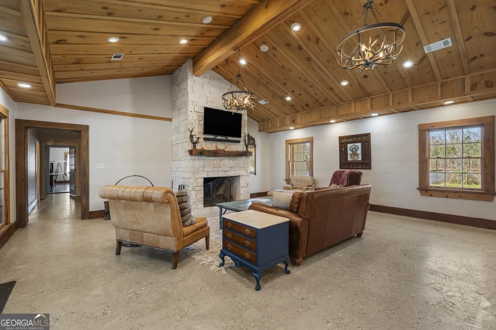 1229 Pierce RD Waverly Hall, GA 31831
