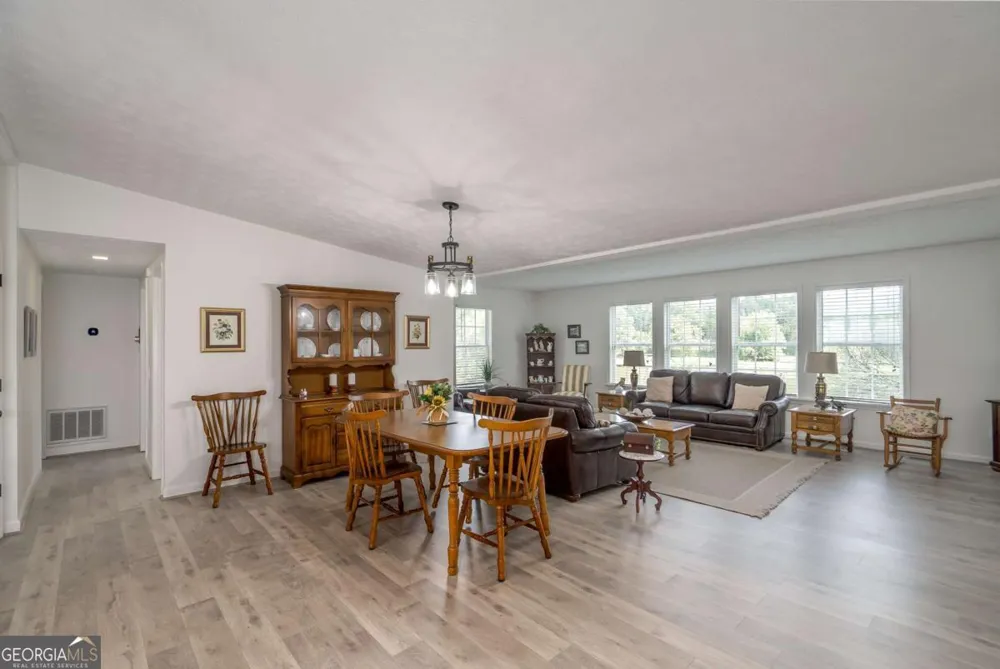 1180 Green Briar DR Madison, GA 30650