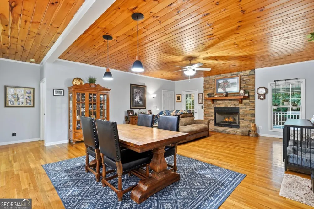 387 Leonard Evans RD Ellijay, GA 30540