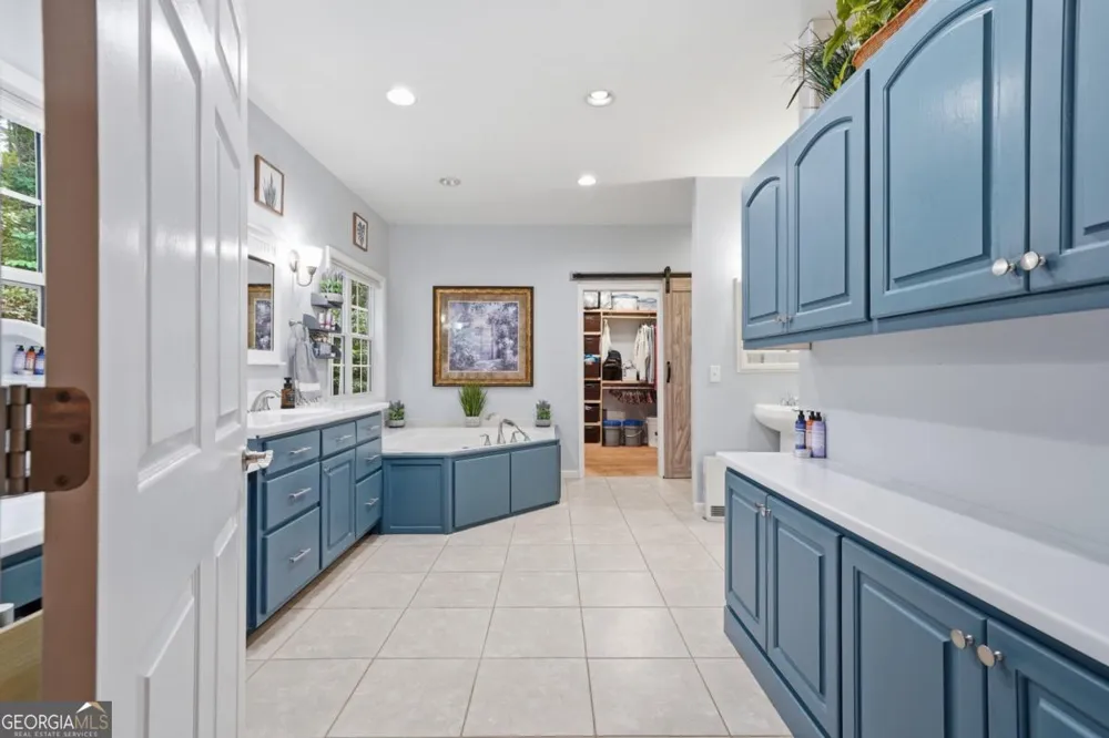 387 Leonard Evans RD Ellijay, GA 30540
