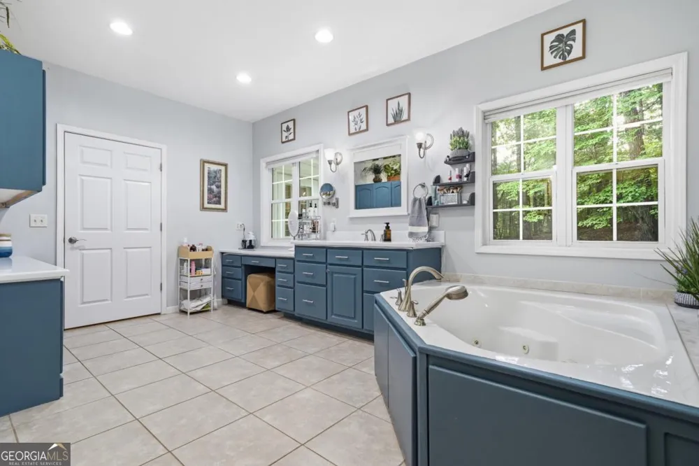 387 Leonard Evans RD Ellijay, GA 30540