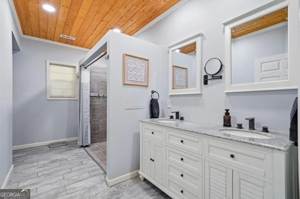 387 Leonard Evans RD Ellijay, GA 30540