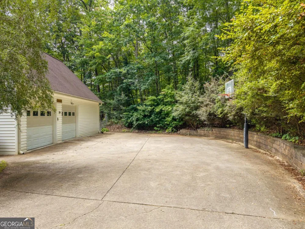 387 Leonard Evans RD Ellijay, GA 30540