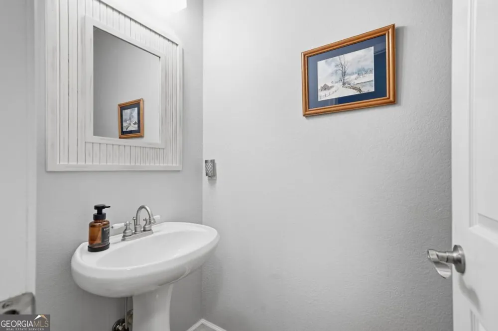 387 Leonard Evans RD Ellijay, GA 30540