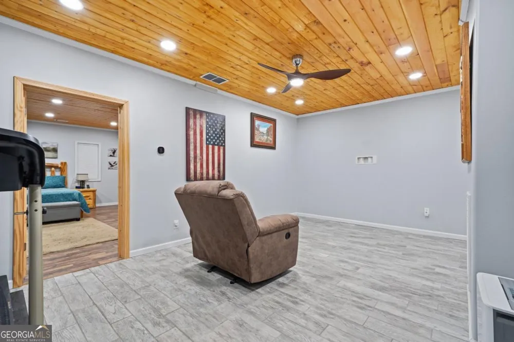 387 Leonard Evans RD Ellijay, GA 30540