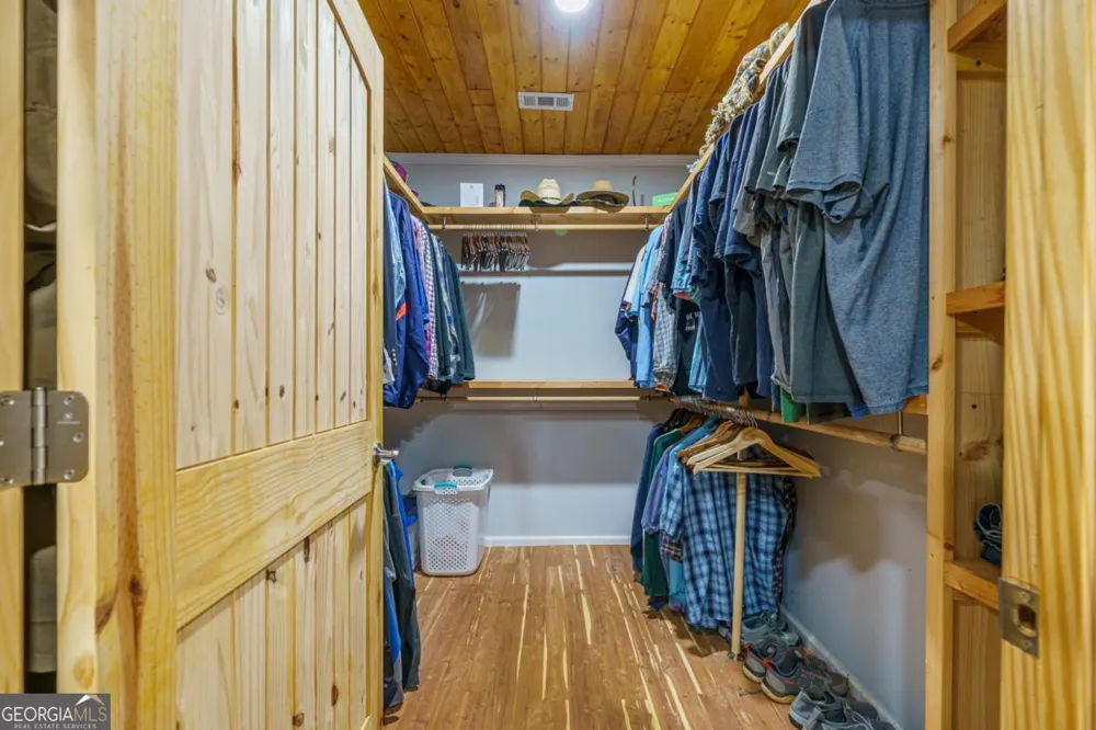 387 Leonard Evans RD Ellijay, GA 30540