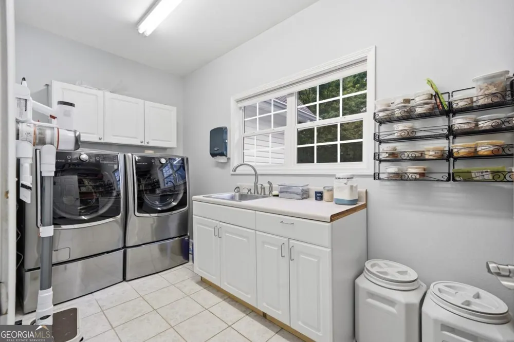 387 Leonard Evans RD Ellijay, GA 30540