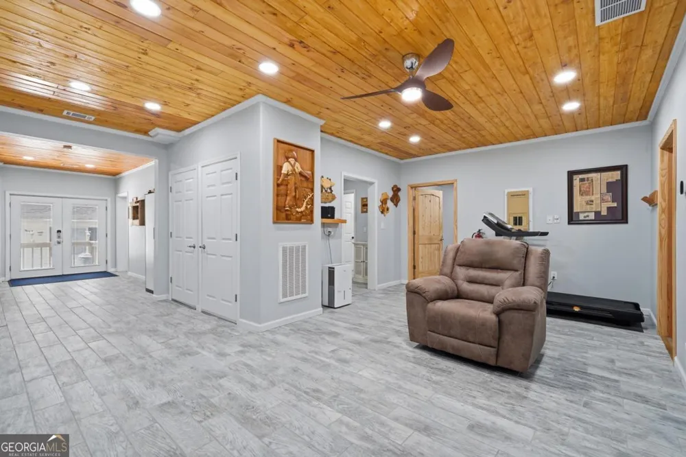 387 Leonard Evans RD Ellijay, GA 30540