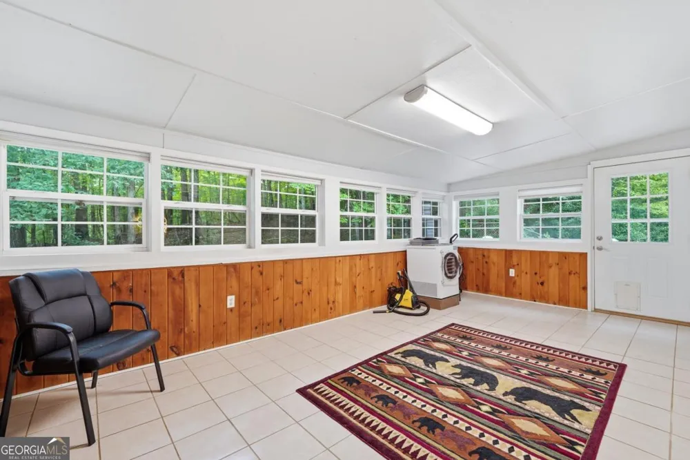 387 Leonard Evans RD Ellijay, GA 30540