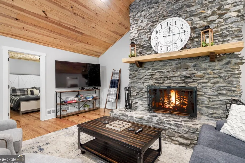 36 Dapple LN Ellijay, GA 30540