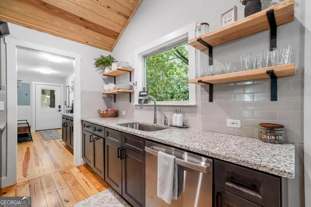 36 Dapple LN Ellijay, GA 30540