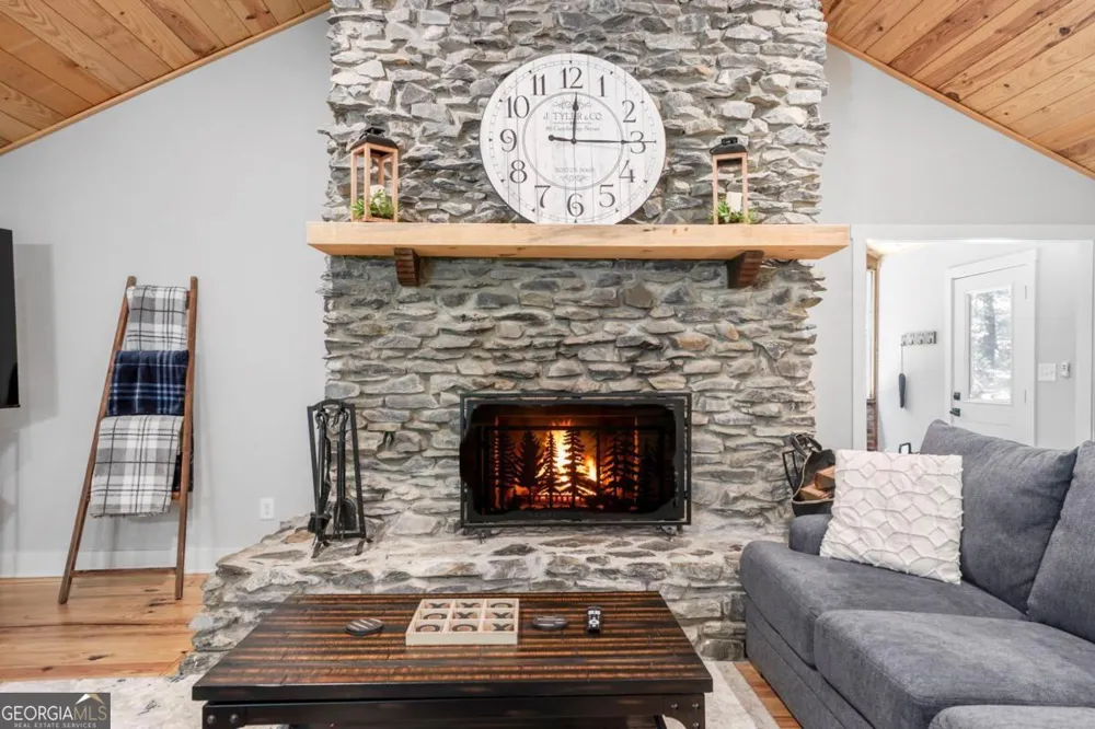 36 Dapple LN Ellijay, GA 30540