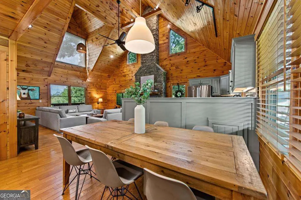 185 Austin Mountain RD Copperhill, TN 37317