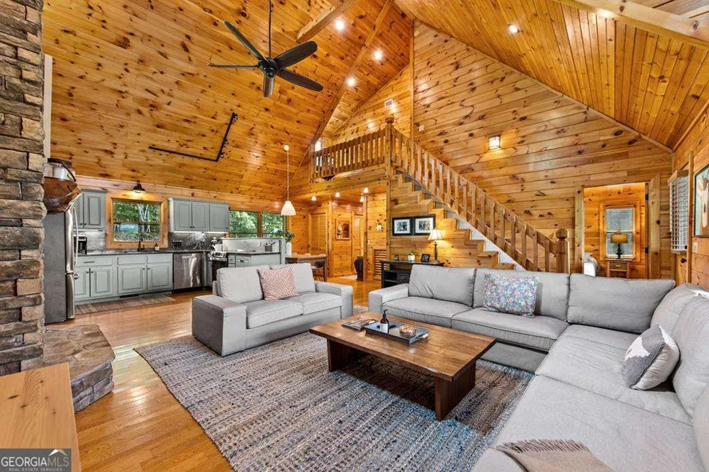 185 Austin Mountain RD Copperhill, TN 37317