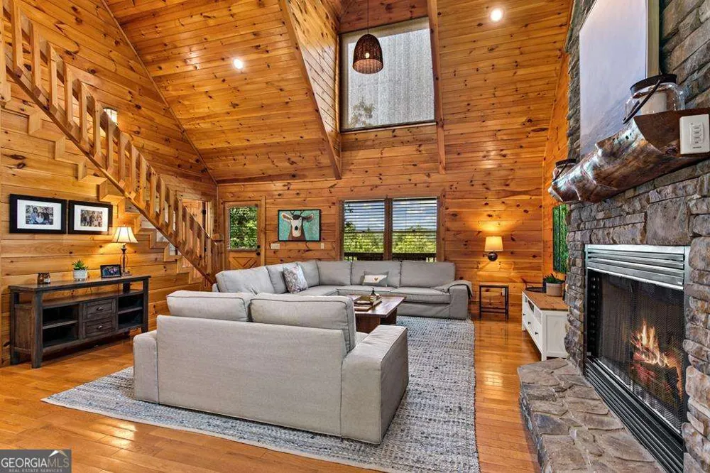 185 Austin Mountain RD Copperhill, TN 37317