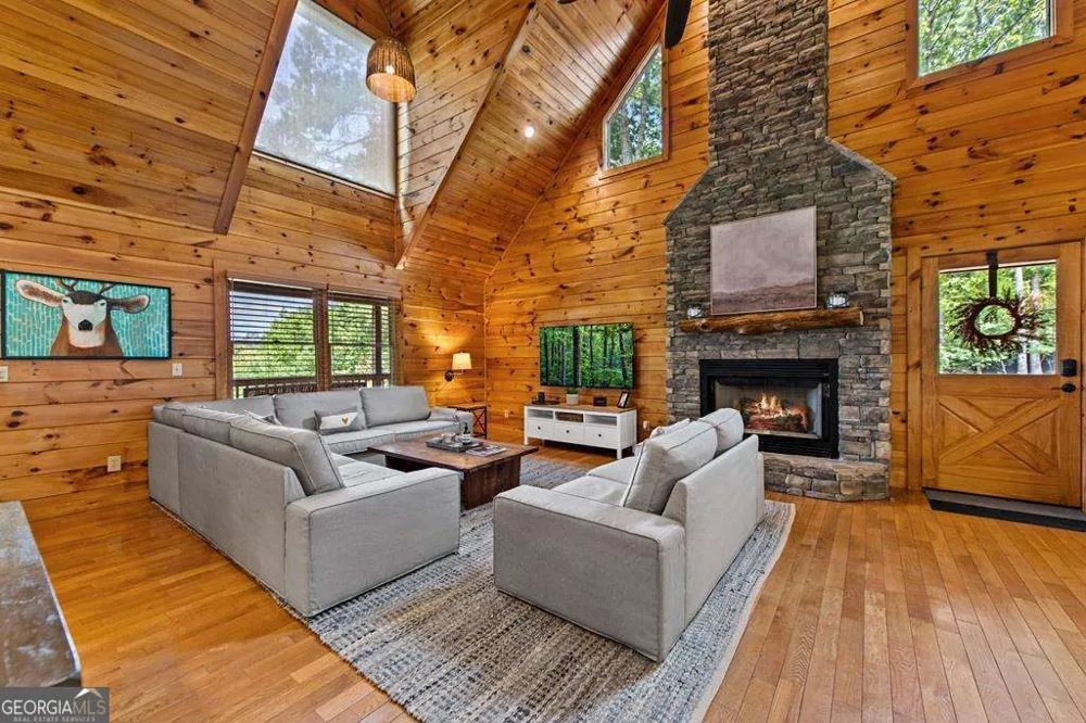 185 Austin Mountain RD Copperhill, TN 37317