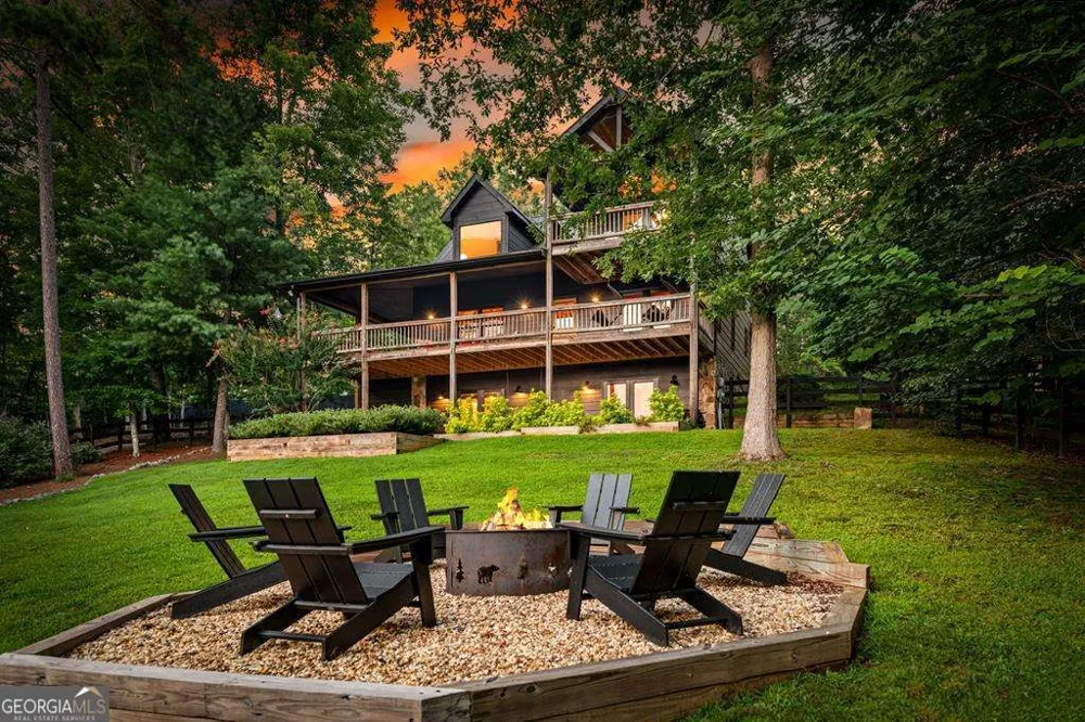 185 Austin Mountain RD Copperhill, TN 37317