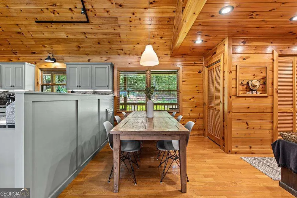 185 Austin Mountain RD Copperhill, TN 37317