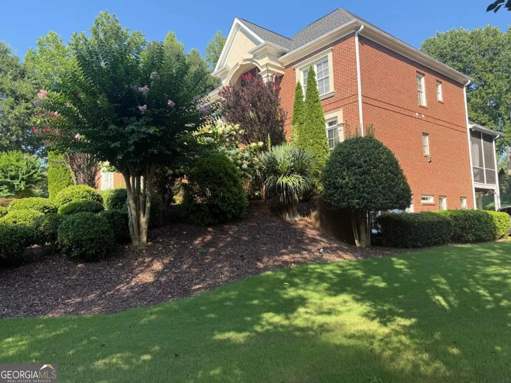 2120 Falling Water CT Cumming, GA 30041