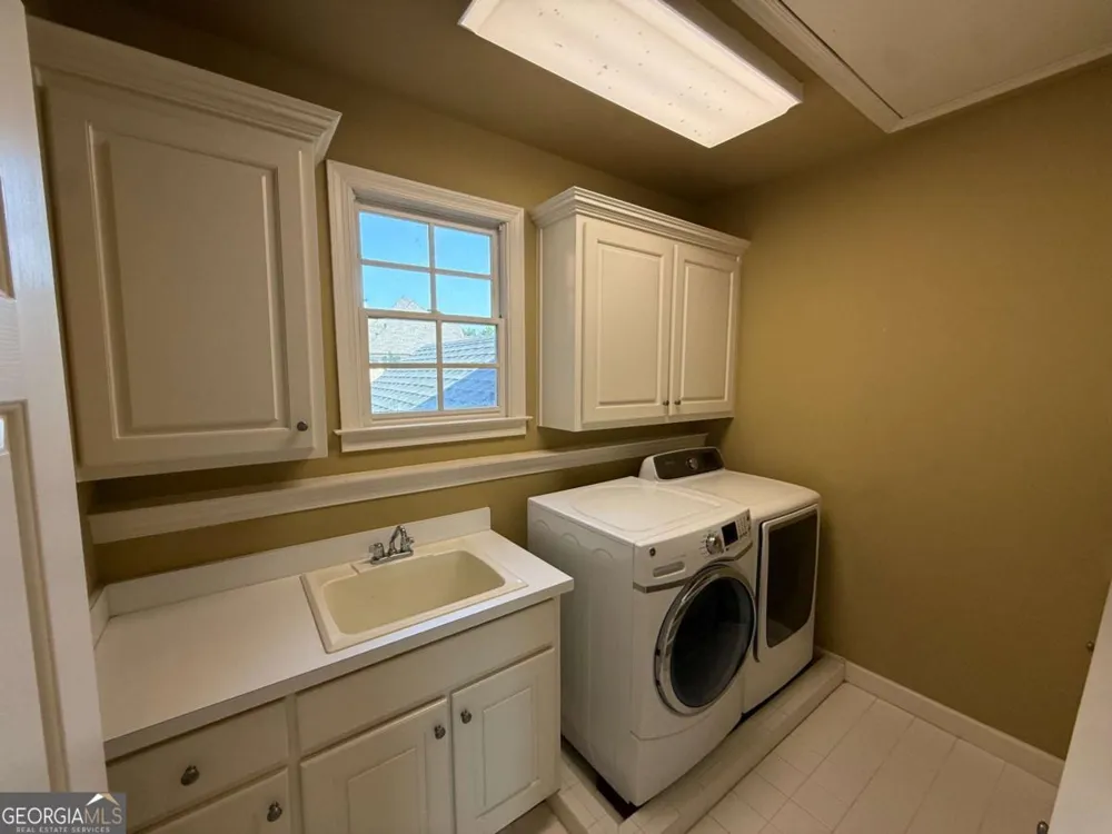 2120 Falling Water CT Cumming, GA 30041