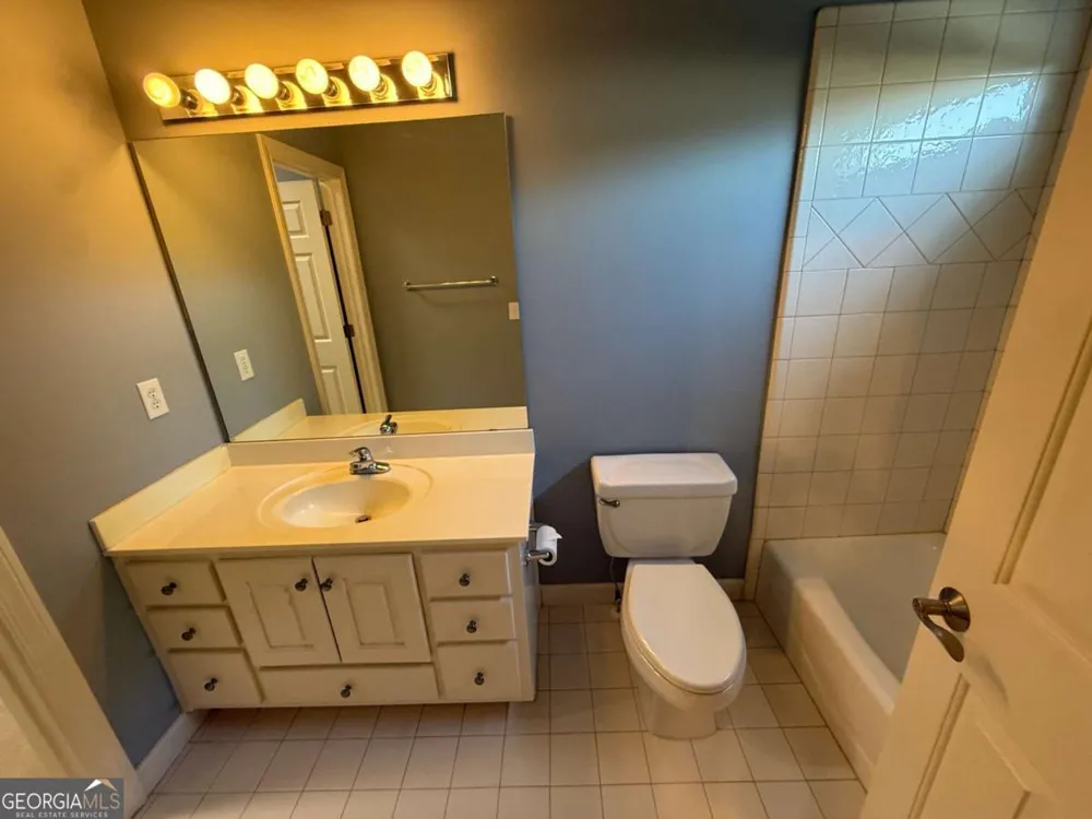 2120 Falling Water CT Cumming, GA 30041