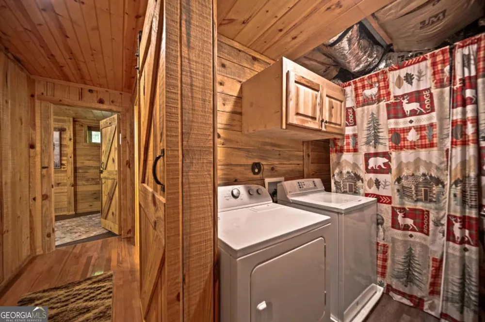 469 North Lake DR Ellijay, GA 30536