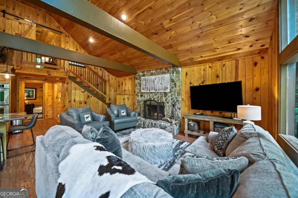 469 North Lake DR Ellijay, GA 30536