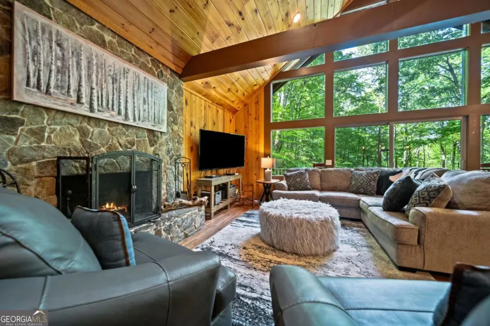 469 North Lake DR Ellijay, GA 30536