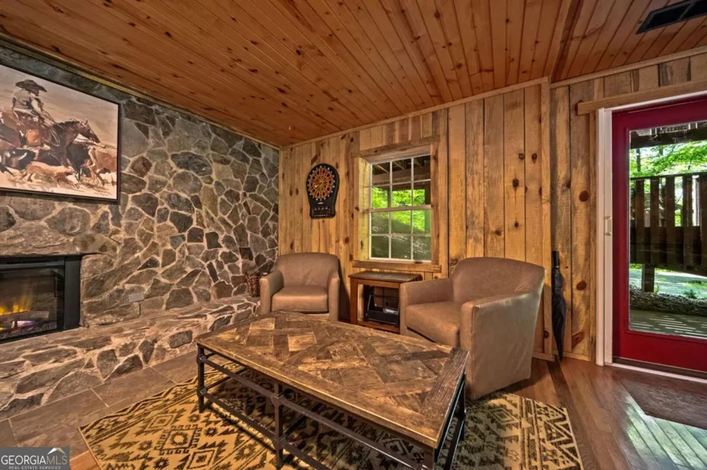 469 North Lake DR Ellijay, GA 30536