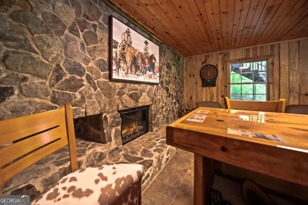 469 North Lake DR Ellijay, GA 30536