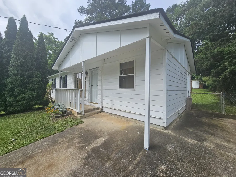 349 Roxbury DR Riverdale, GA 30274