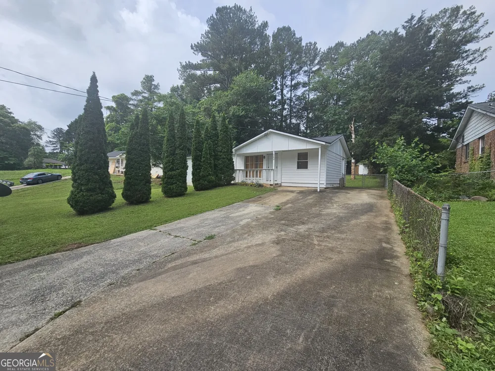 349 Roxbury DR Riverdale, GA 30274