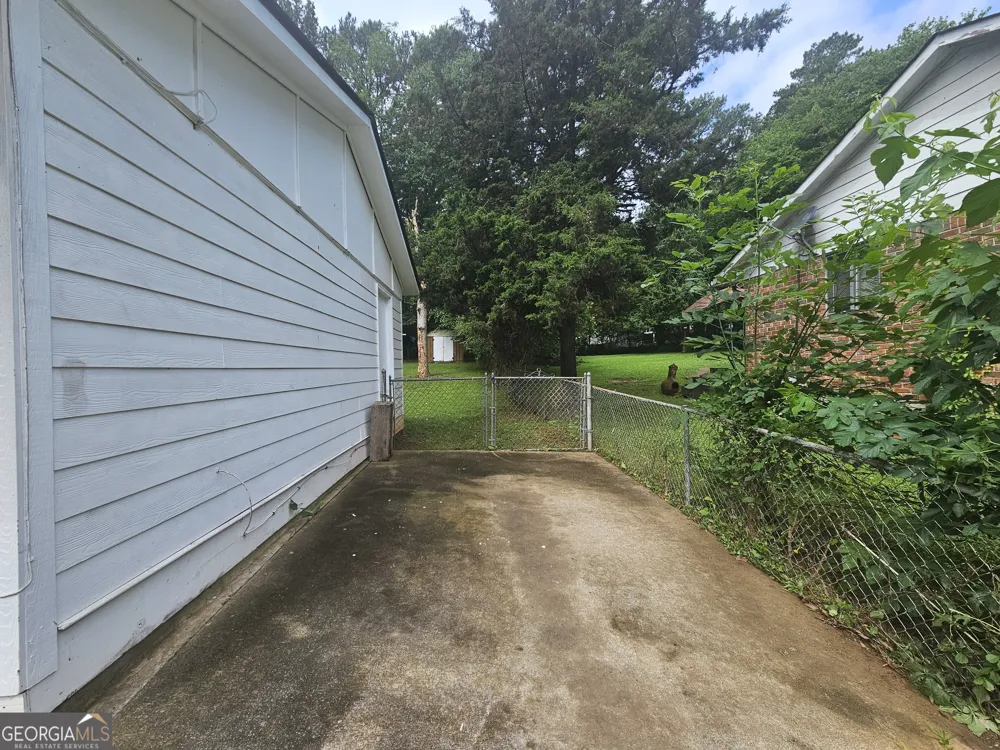 349 Roxbury DR Riverdale, GA 30274