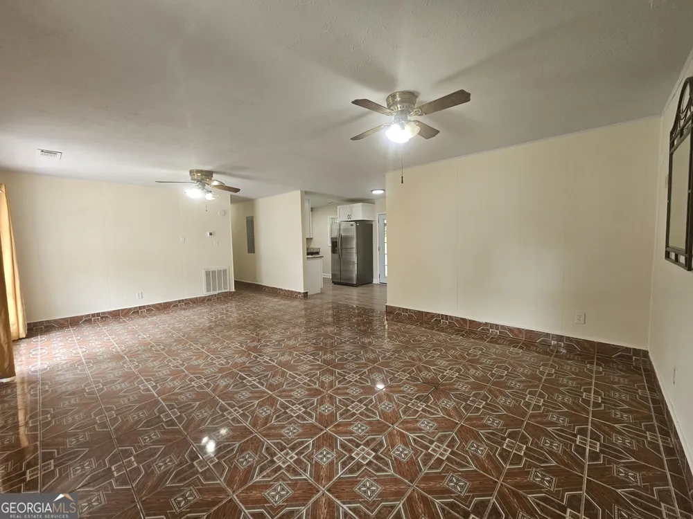 349 Roxbury DR Riverdale, GA 30274