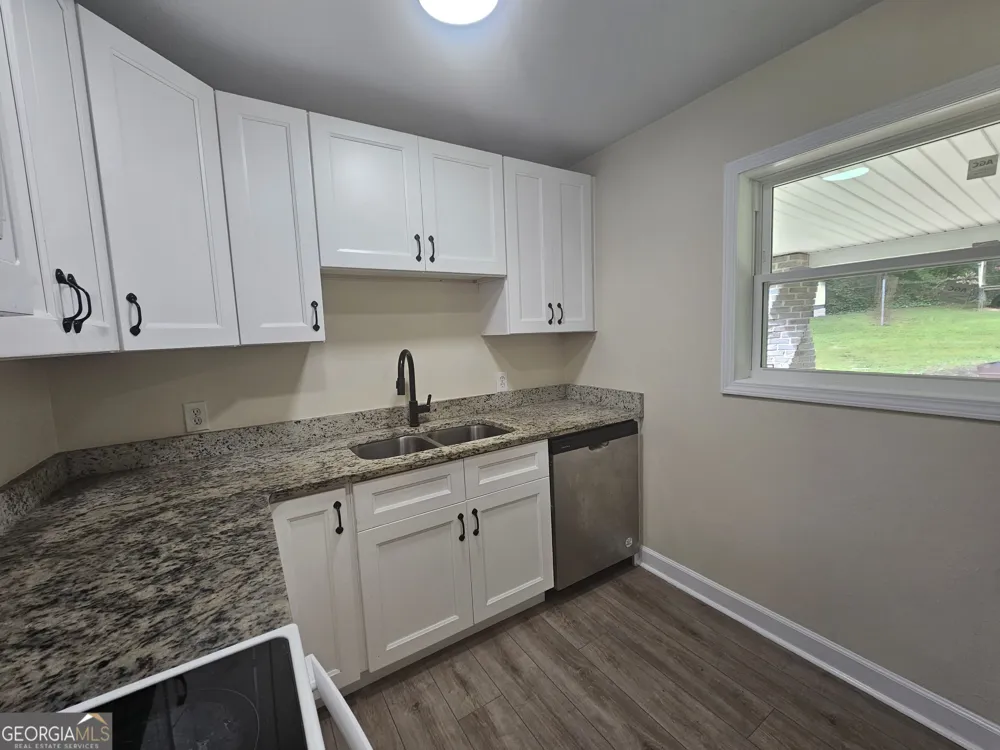 349 Roxbury DR Riverdale, GA 30274