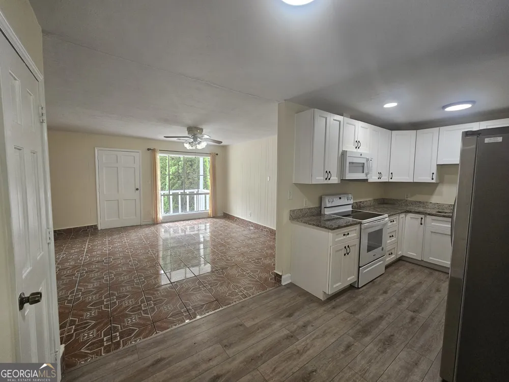 349 Roxbury DR Riverdale, GA 30274