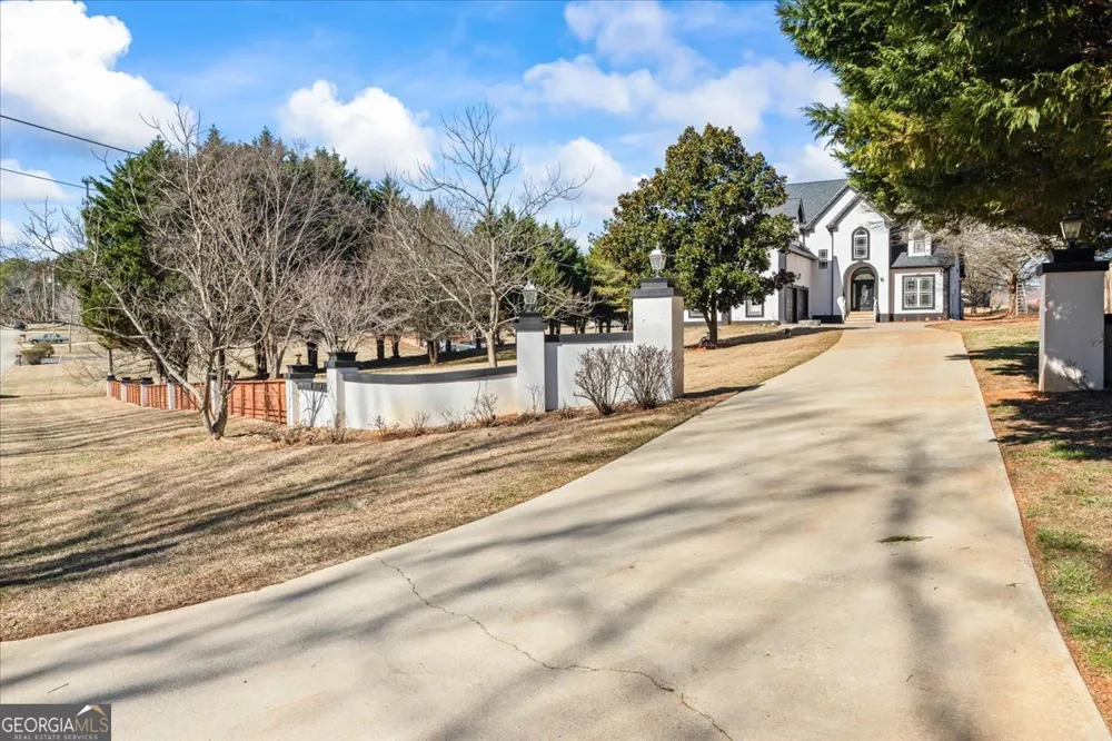 3955 Pucketts RD Snellville, GA 30039